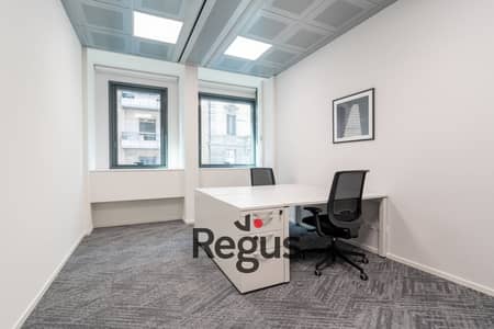 مکتب  للايجار في 6 أكتوبر، الجيزة - Regus Milan Via Broletto 5546 Milan Italy Small Office 2. jpg