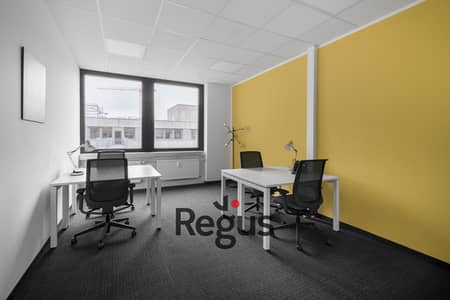 مکتب  للايجار في سان ستيفانو، الإسكندرية - Regus Lyoner Stern 5166 Frankfurt Germany Office - Lyoner Stern. jpg