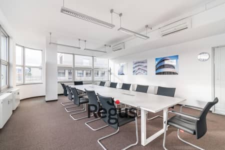 مکتب  للايجار في 6 أكتوبر، الجيزة - Regus Konigstrasse 10c 523 Stuttgart, Germany Large Meeting Room-min. jpg