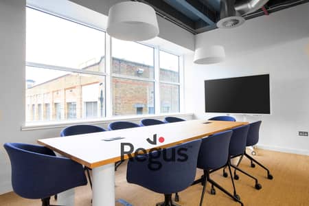 مکتب  للايجار في 6 أكتوبر، الجيزة - Spaces Kensington Village 5753 London UK Large Conference Room. jpg