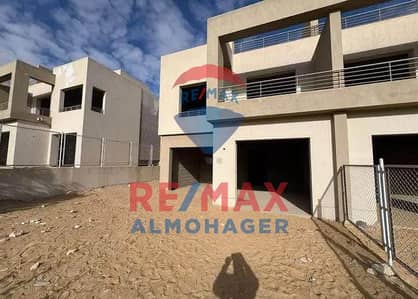 4 Bedroom Townhouse for Sale in 6th of October, Giza - 472284883_122129499632572303_8649956746233207583_n (1). jpg