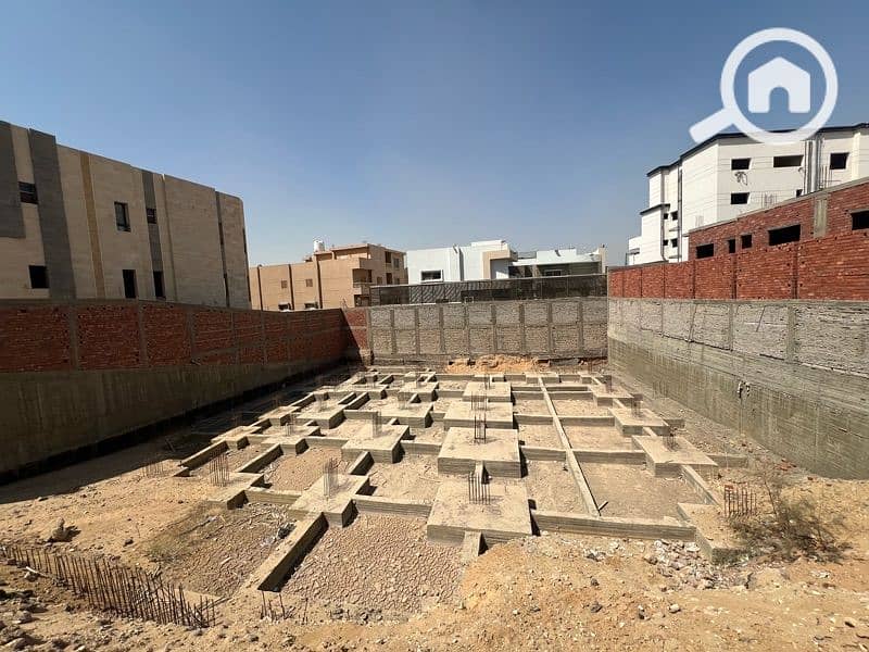 Land for sale in West Golf, Fifth Settlement, 1037 meters, with a license for 2 basements, ground floor, first floor, and roof. – pohled 2