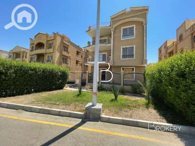 4 Bedroom Duplex for Sale in 6th of October, Giza - bd813a2c-4158-46b8-ac5f-7764f8815bb7. jpg