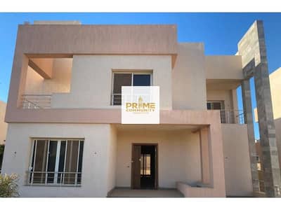 6 Bedroom Villa for Sale in 6th of October, Giza - 1486c981-191e-4d3a-8f61-92859c884f67. jfif. jpg