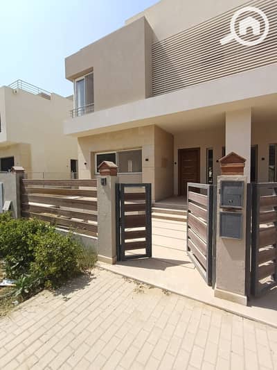 5 Bedroom Villa for Sale in 6th of October, Giza - 465287105_3167390456732737_7489562084102057971_n. jpg