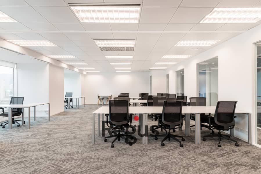 9 Regus Central Plaza 634 Wan Chai Hong Kong Large Office 2 - copia. jpg