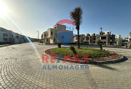 4 Bedroom Townhouse for Sale in 6th of October, Giza - 3bed5bc0-3ceb-47ef-8505-ddc95f873de3. png