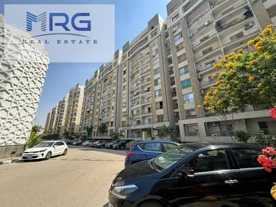 3 Bedroom Flat for Sale in Zahraa Al Maadi, Cairo - 480295443_122209217960234572_8997495792862312819_n. jpg