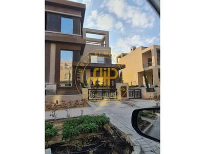 4 Bedroom Townhouse for Sale in 6th of October, Giza - IMG-20240623-WA0042. jpg