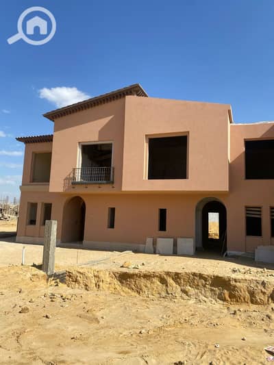 5 Bedroom Townhouse for Sale in Sheikh Zayed, Giza - 79a37965-b9bb-499a-afd0-b29a4fb28ecd. jpg