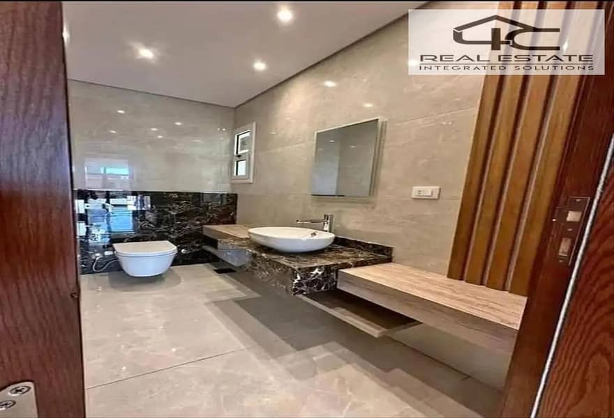 3 5948904-15a1bo. png