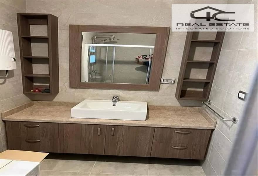 10 5948904-b2dfao. png