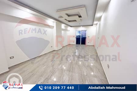 فلیٹ 3 غرف نوم للبيع في كفر عبدو، الإسكندرية - 1. jpg