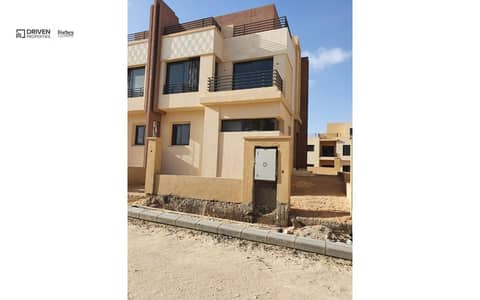 4 Bedroom Twin House for Sale in Sheikh Zayed, Giza - e2d57a21-e1e8-4a9b-9bec-a2e17f6ddd07. jfif. jpg