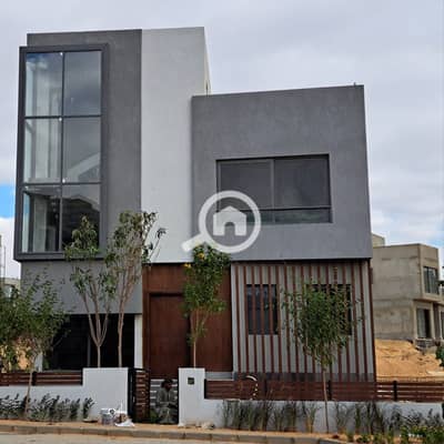 5 Bedroom Villa for Sale in New Cairo, Cairo - 480685954_1648943865717792_946461880413783608_n. jpg