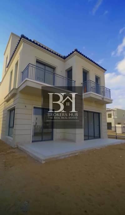 4 Bedroom Villa for Sale in Sheikh Zayed, Giza - 12879a45-7367-4810-93b9-a157bbb82ff7. jpg