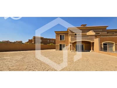توين هاوس 4 غرف نوم للبيع في الشيخ زايد، الجيزة - Royal Meadows 1. jpg
