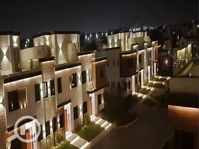 4 Bedroom Townhouse for Sale in New Cairo, Cairo - 0u9j_800x600. jpg