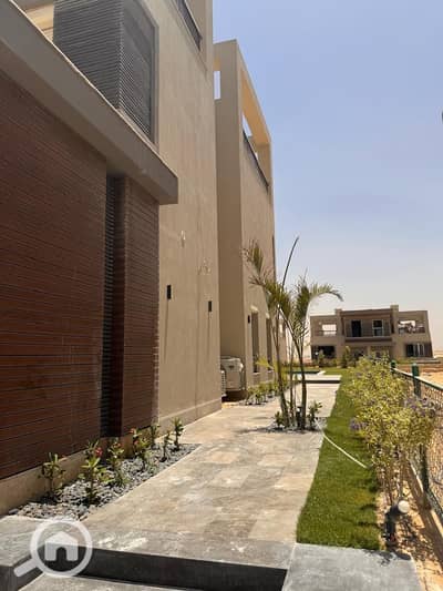 توين هاوس 4 غرف نوم للايجار في 6 أكتوبر، الجيزة - IMG-20250504-WA0028. jpg