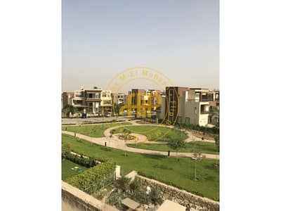 5 Bedroom Townhouse for Sale in 6th of October, Giza - IMG-20250407-WA0170. jpg