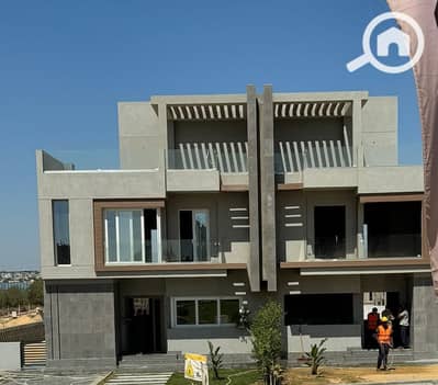 تاون هاوس 4 غرف نوم للبيع في الشيخ زايد، الجيزة - WhatsApp Image 2025-05-05 at 20.16. 37_366211f7. jpg