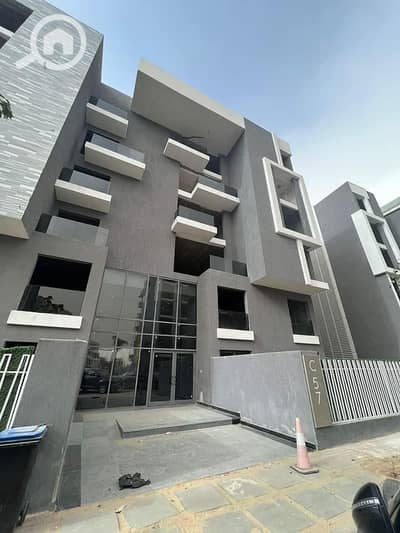 3 Bedroom Flat for Sale in Hadayek October, Giza - WhatsApp Image 2025-05-07 at 6.33. 39 PM. jpeg