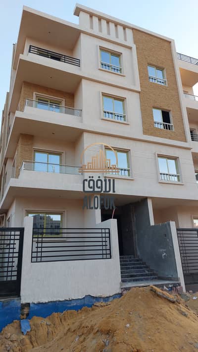4 Bedroom Flat for Sale in New Cairo, Cairo - Apartment for sale in El Tagamoa El Khames, Beit Al-Watan, 265 meters, minutes from Al Ahly Club.