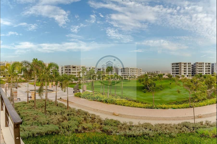 7 مساحات خضراء بكمبوند تاج سلطان. jpg