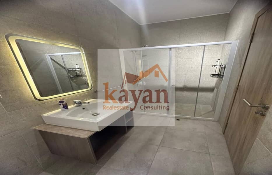 5 33b5d2bf-cd0a-4f3e-b133-c7e95893a99c. jpg