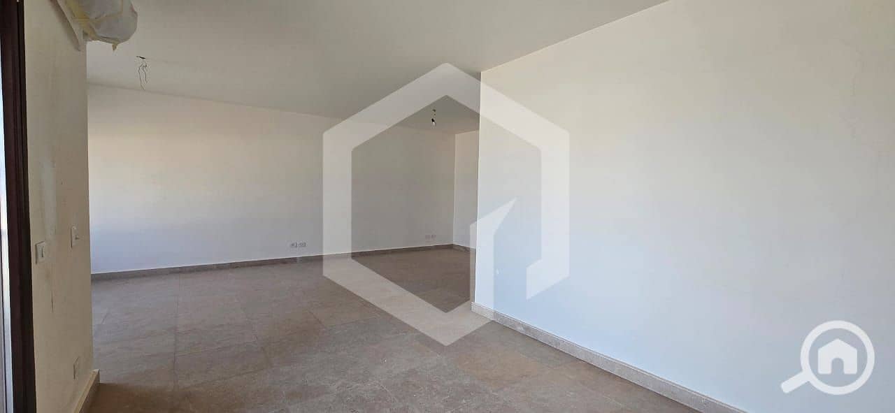 2 Pyramids Heights 2. jpg