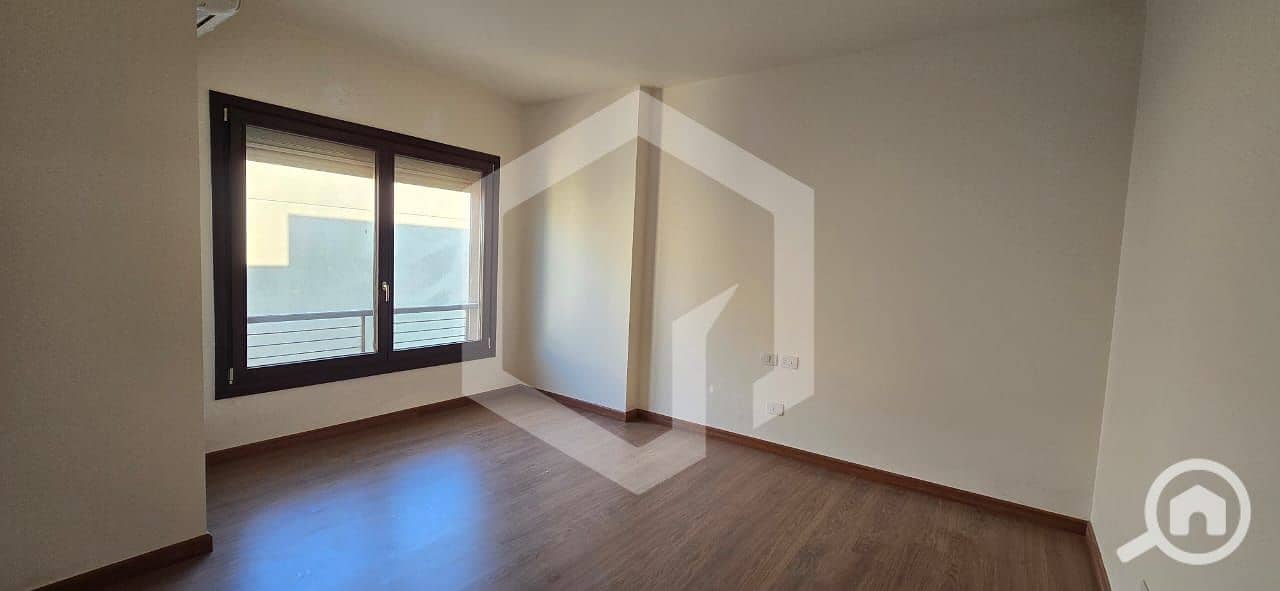 5 Pyramids Heights 5. jpg
