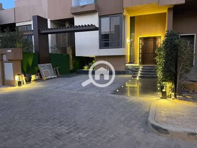 4 Bedroom Townhouse for Rent in Sheikh Zayed, Giza - IMG-20250512-WA0277. jpg