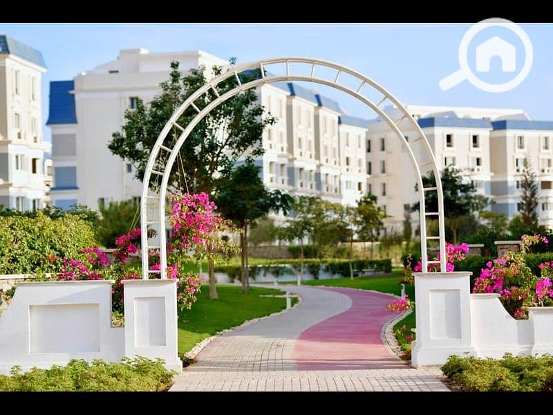 8 Mountain view Hyde park Entrance gate. jpg