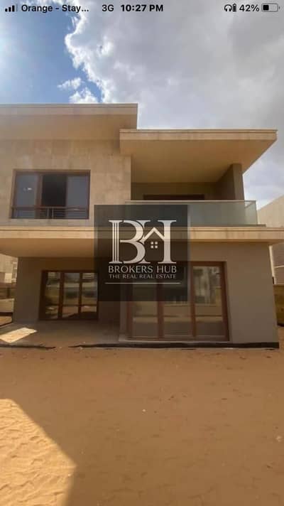 5 Bedroom Villa for Sale in 6th of October, Giza - IMG-20250512-WA0072. jpg