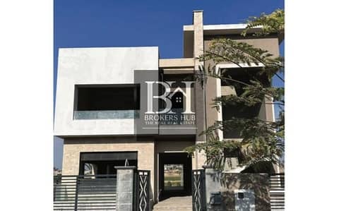 4 Bedroom Villa for Sale in 6th of October, Giza - WhatsApp Image 2025-05-14 at 00.14. 24_c0af45e6. jpg1. jpg