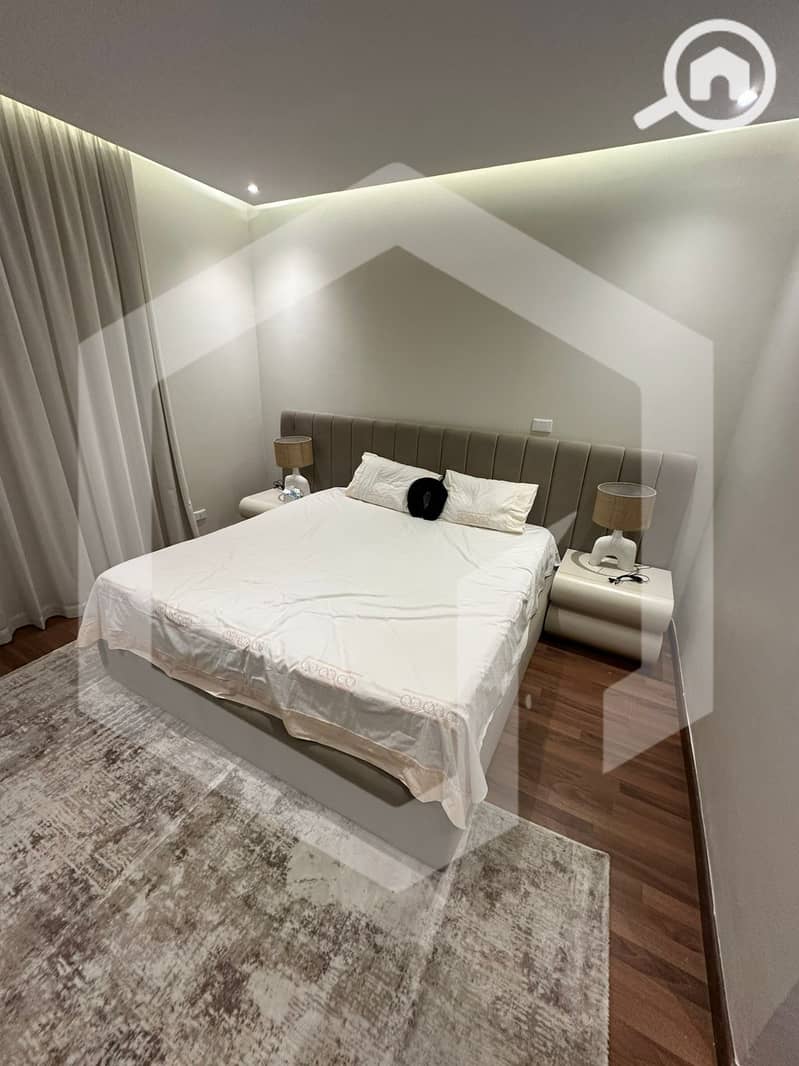 7 Beverly Hills 7. jpg