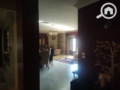 3 Bedroom Flat for Sale in New Cairo, Cairo - للبيع شقة 225م دور أول بفيلات البنفسج 3 ثالث نمرة من محور محمد نجيب