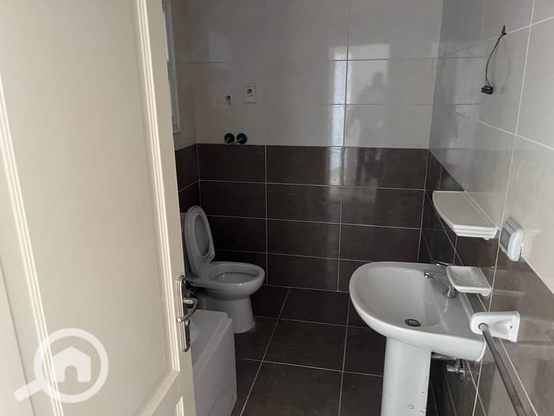 4 WhatsApp Image 2025-04-22 at 5.17. 35 PM (1). jpeg