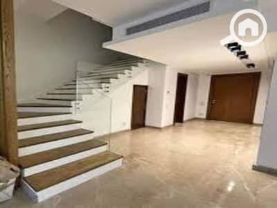 فیلا 4 غرف نوم للبيع في الشيخ زايد، الجيزة - IMG-20250515-WA0115. jpg