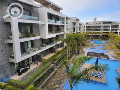 3 Bedroom Flat for Sale in New Cairo, Cairo - Apartment 164 with garden directly on the pool in La Vista Patio Oro New Cairo