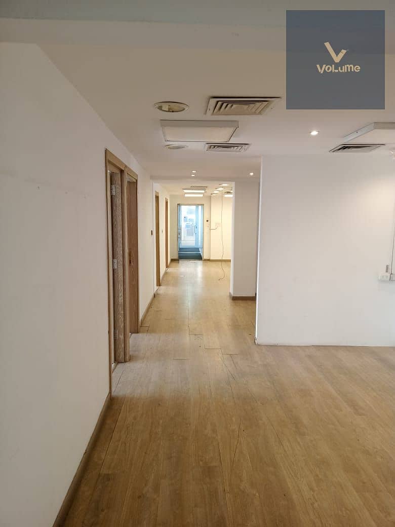 2 eda420c0-f40e-4151-a045-935ae03d71fd. jpeg