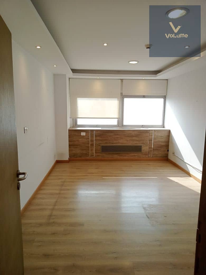 3 b755ab5a-d7c4-48e5-978d-18833519a169. jpeg