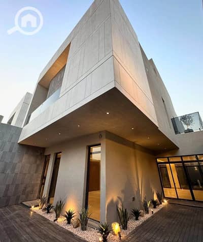 5 Bedroom Villa for Sale in New Cairo, Cairo - 480065939_9241896985899300_1038824499188232474_n. jpg