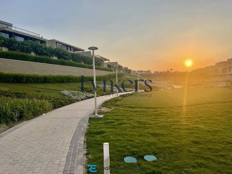8 209-residential-in-mostakbal-city-taj-city-compound-KDjyzzJomD. jpg