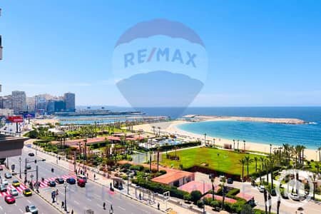شقة 3 غرف نوم للايجار في سان ستيفانو، الإسكندرية - WhatsApp Image 2025-05-05 at 11.05. 01 PM (3). JPG