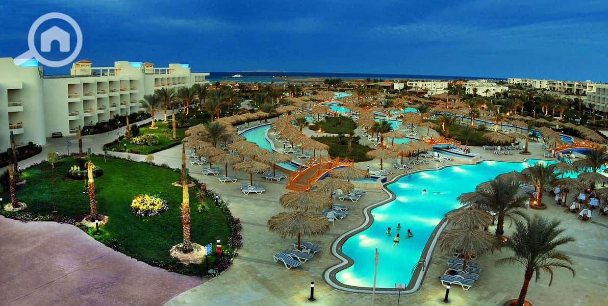 8 hilton-hurghada-long-beach-resort_15293494811. jpg