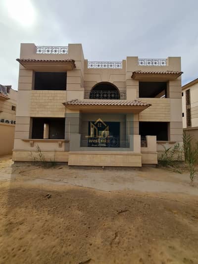 5 Bedroom Villa for Sale in Sheikh Zayed, Giza - IMG-20250518-WA0016. jpg