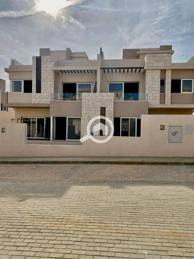 تاون هاوس 4 غرف نوم للبيع في 6 أكتوبر، الجيزة - 474159378_2091135344638269_7045688884071832833_n. jpg
