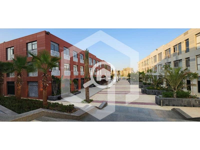 4 The Courtyard Dorra 1. jpg