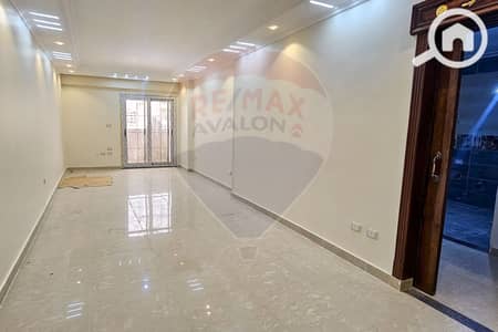 فلیٹ 3 غرف نوم للبيع في كامب شيزار، الإسكندرية - 1. jpg